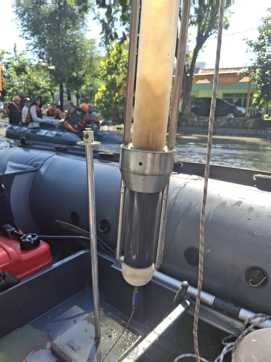Sediment core suspended in a transparent sampling tube