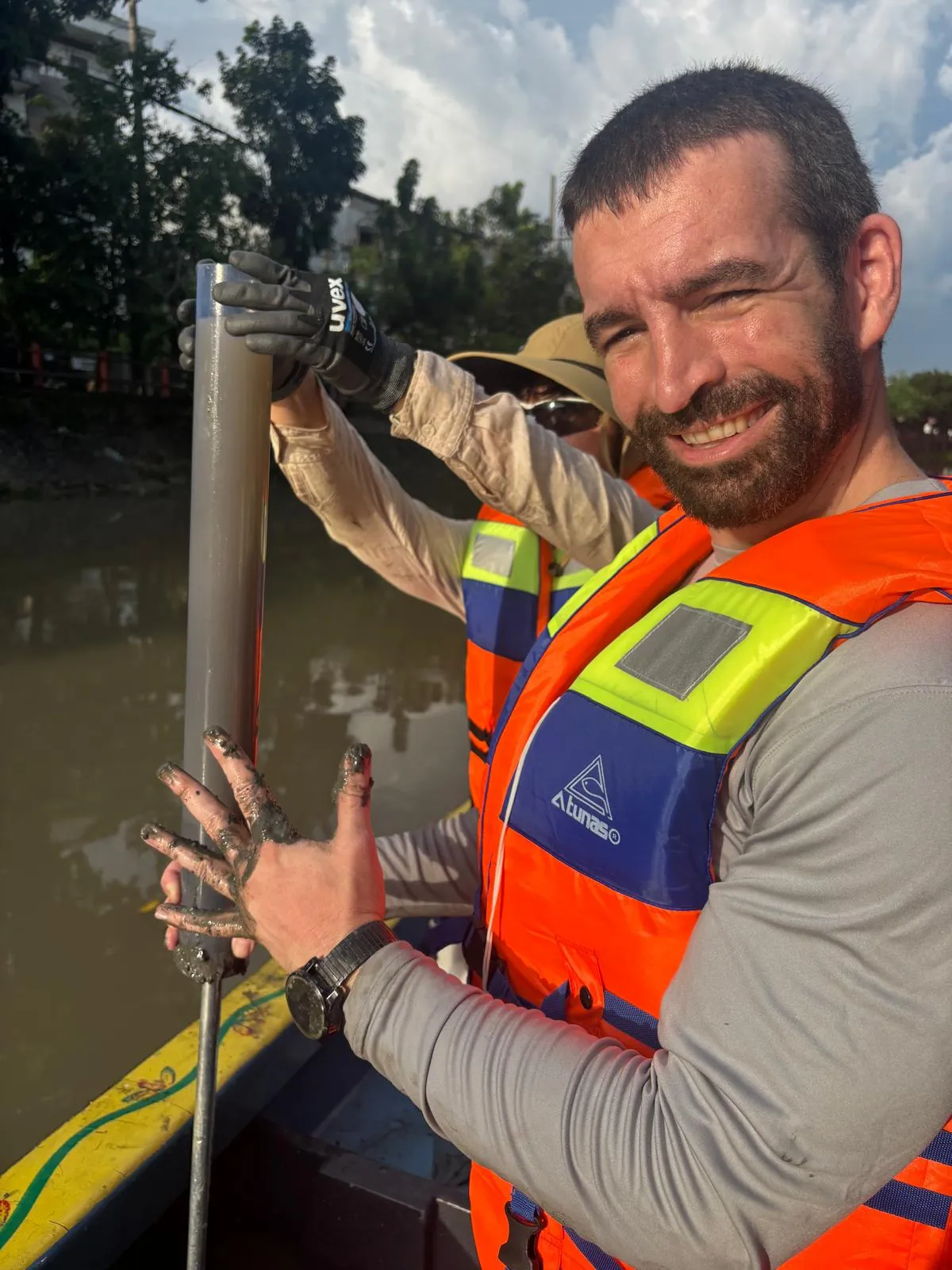Field sampling for an iron-coated lanthanum sediment-remediation site